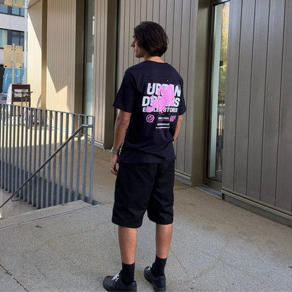 Urban Dreams Oversize T-Shirt mit Model mit Backprint in Pink